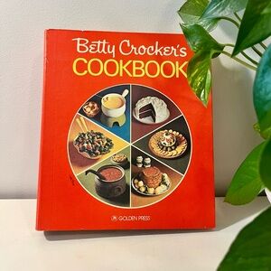 Betty Crocker's Red Pie Cookbook , Hardcover Book, Spiral Edition